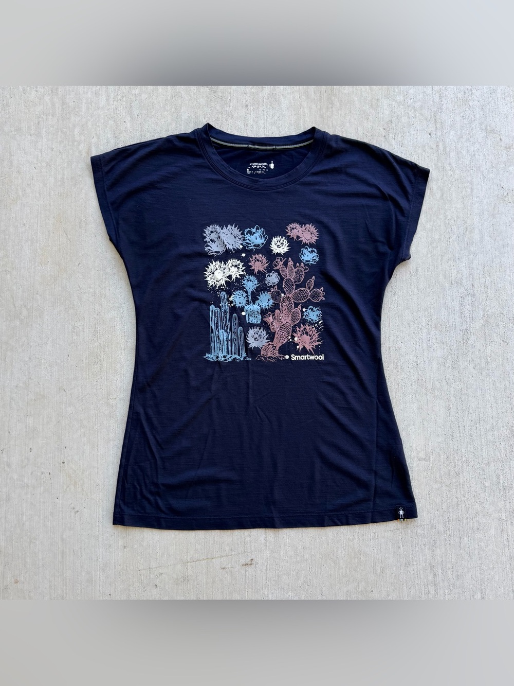 Smartwool 150 Merino T Shirt Women Size Medium Cactus Graphic